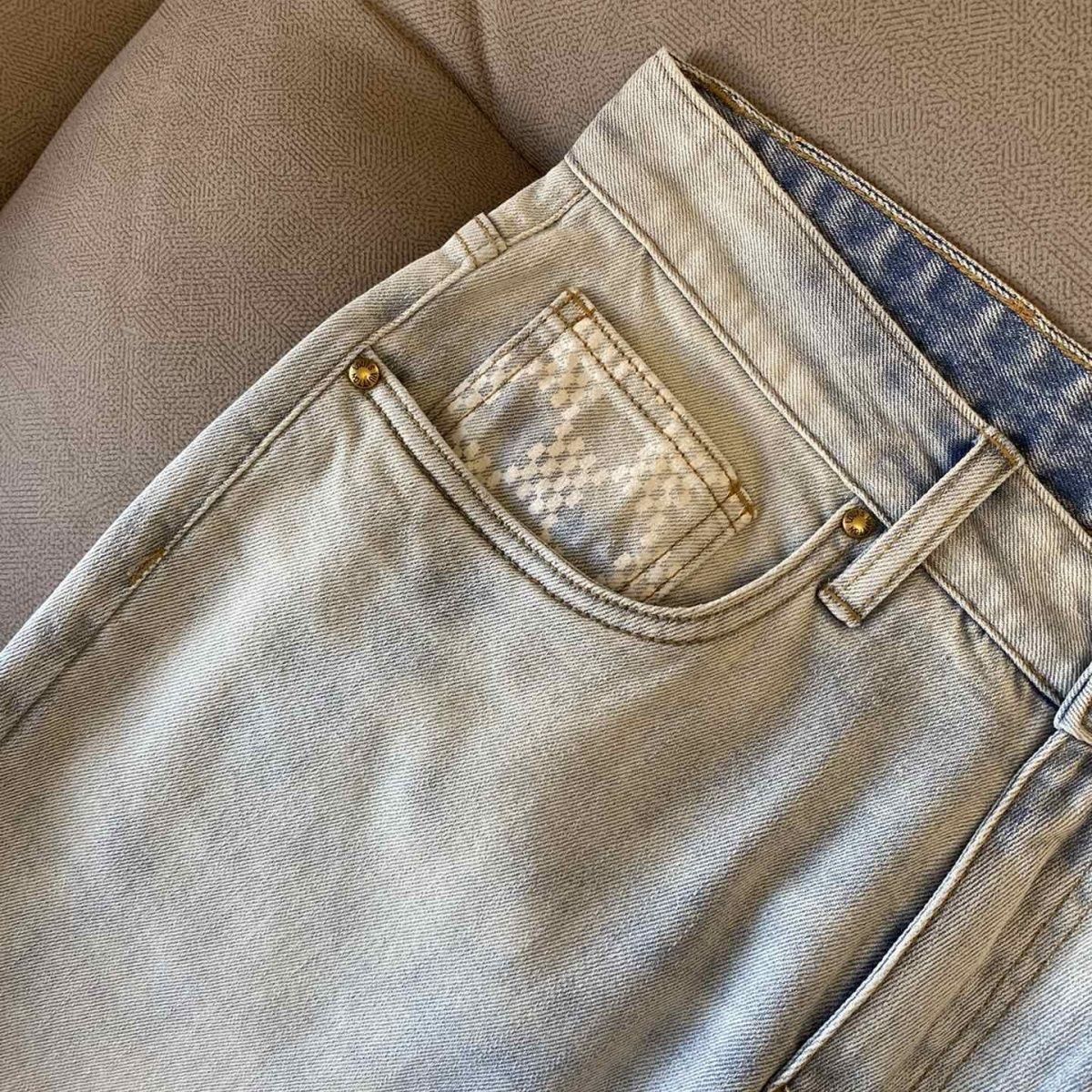 New Letter Embroidered Ripped Trousers 1024051501