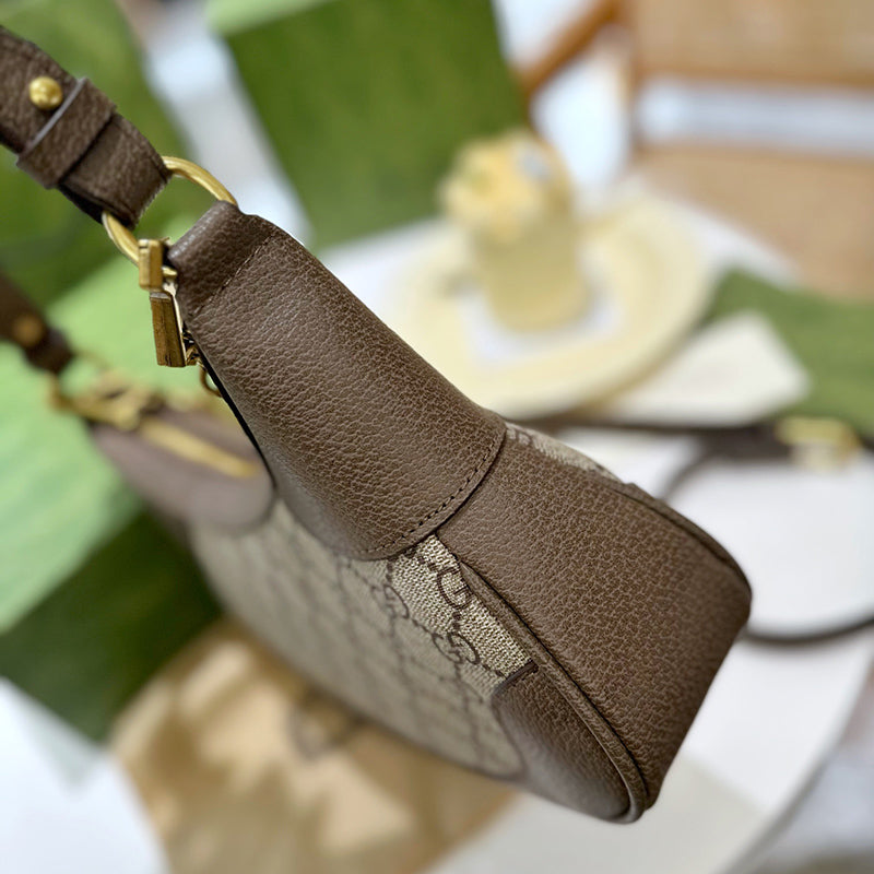 Fashion new messenger bag CWT1023081028