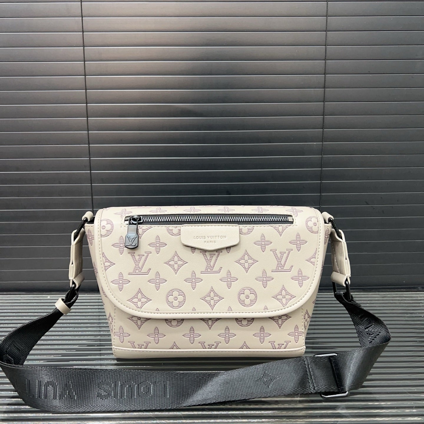 LV Flap shoulder bag 1825052315