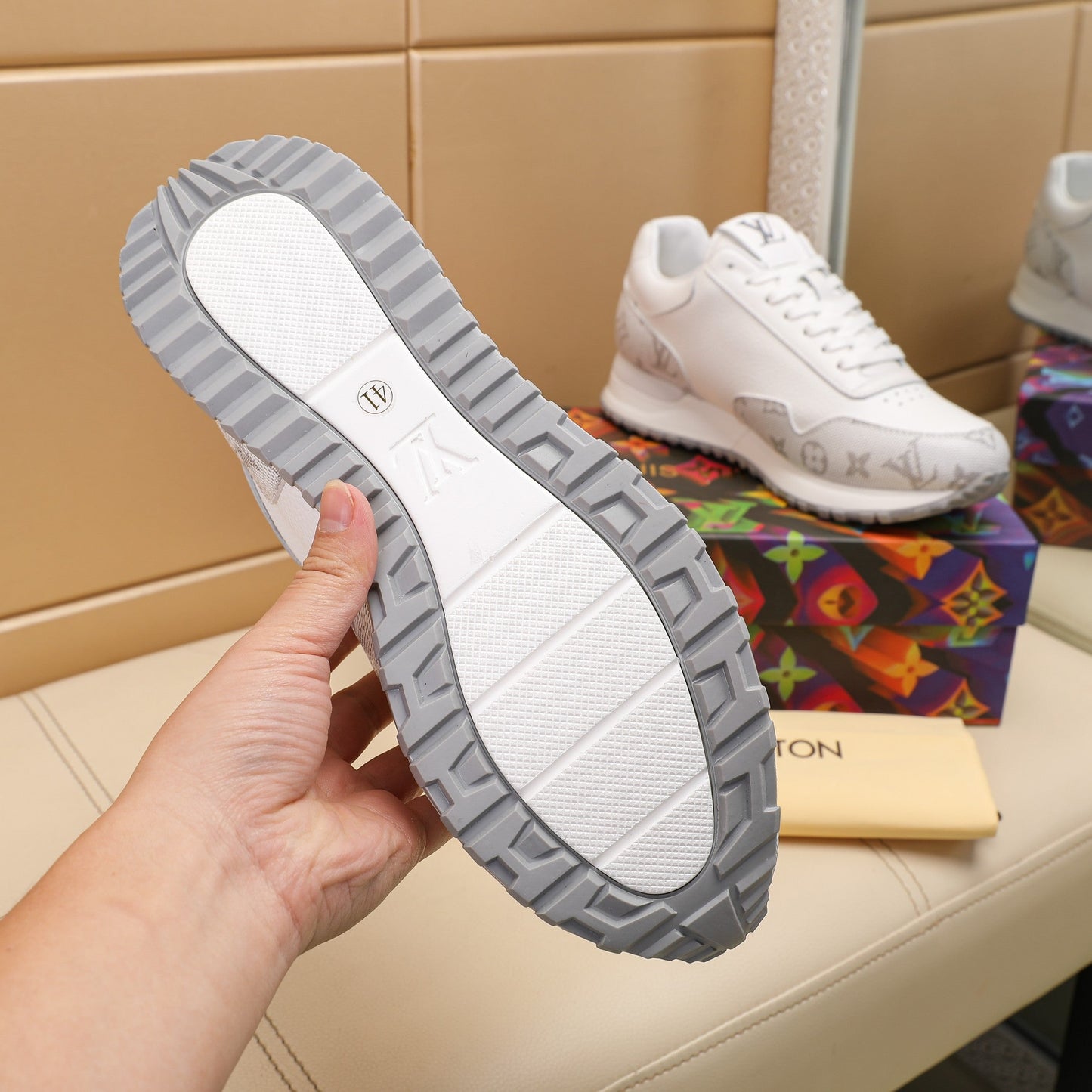 LV RUN AWAY sneaker 1825052111