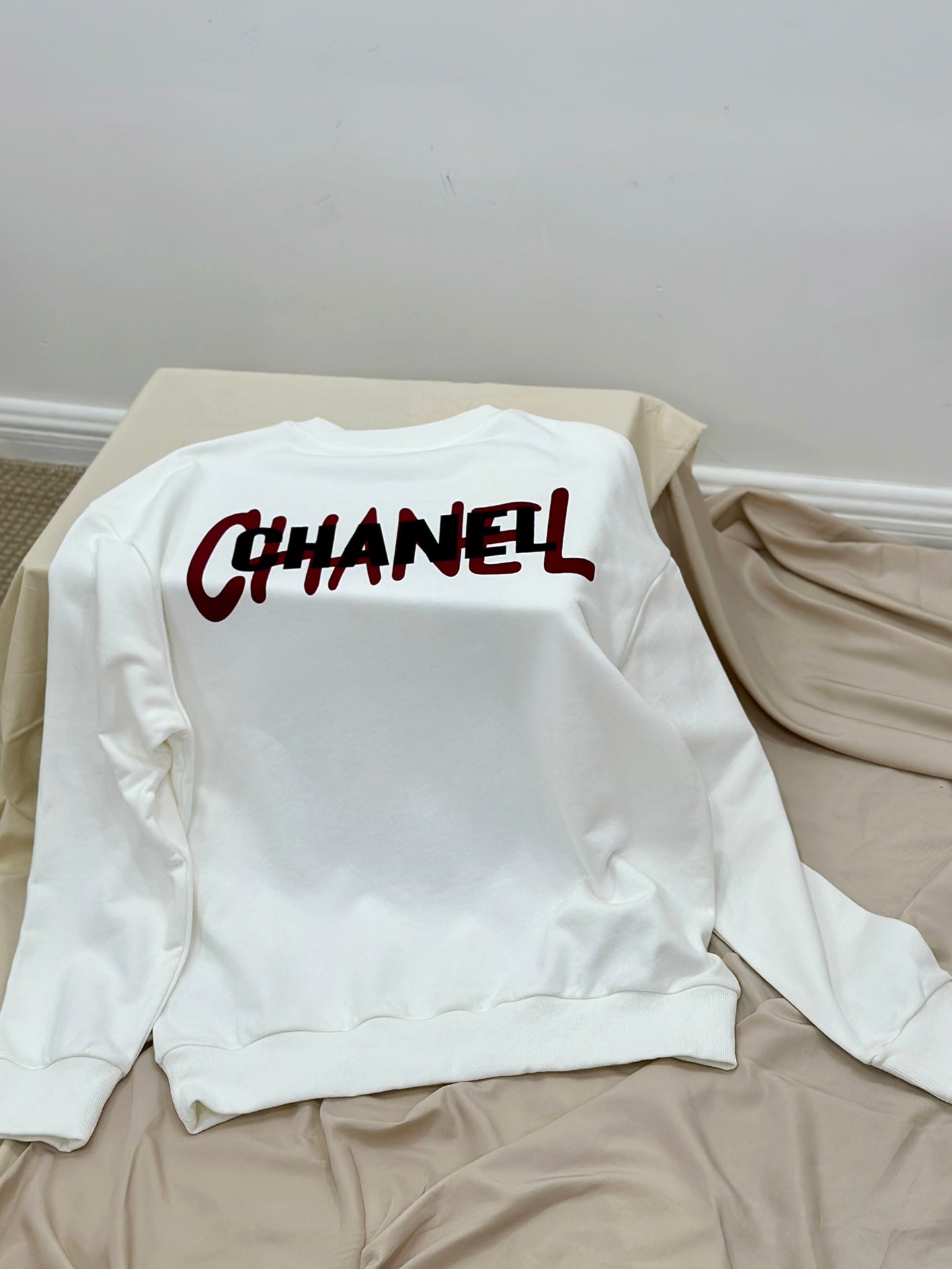 Overlapping letter logo print sweatshirt XC0823101908