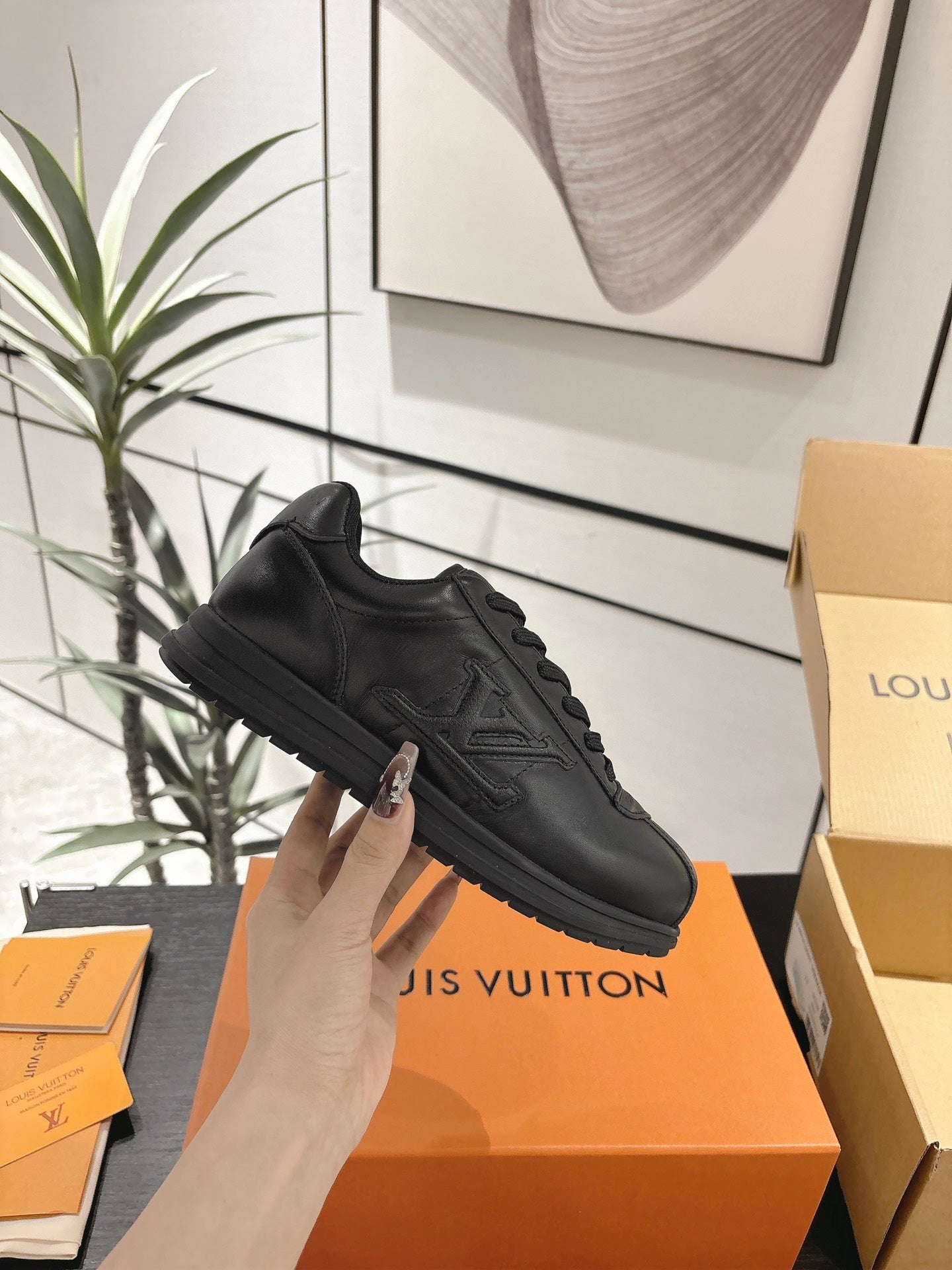 LV Sneaker 1825060605