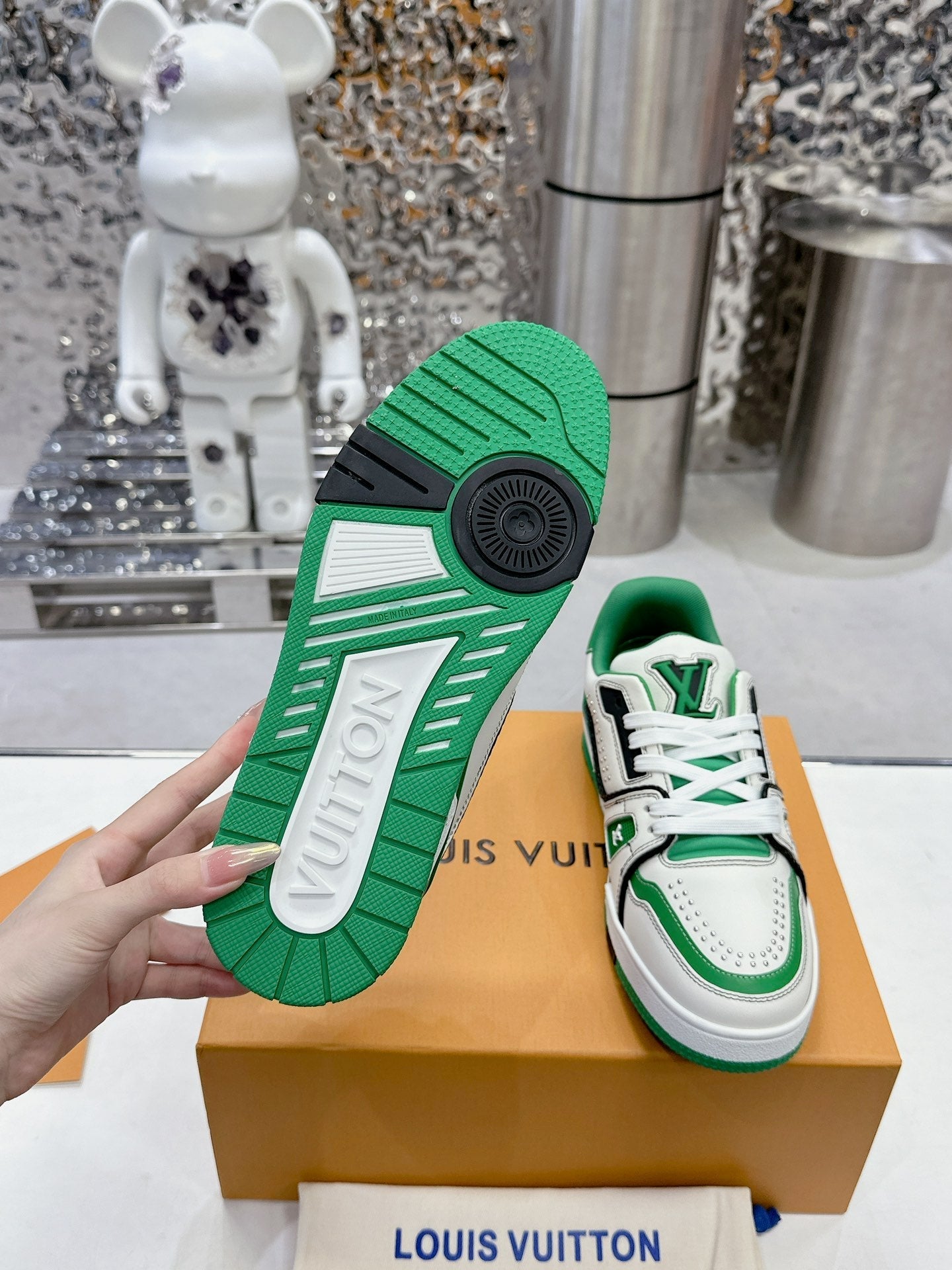 LV Trainer Sneaker 1825041702