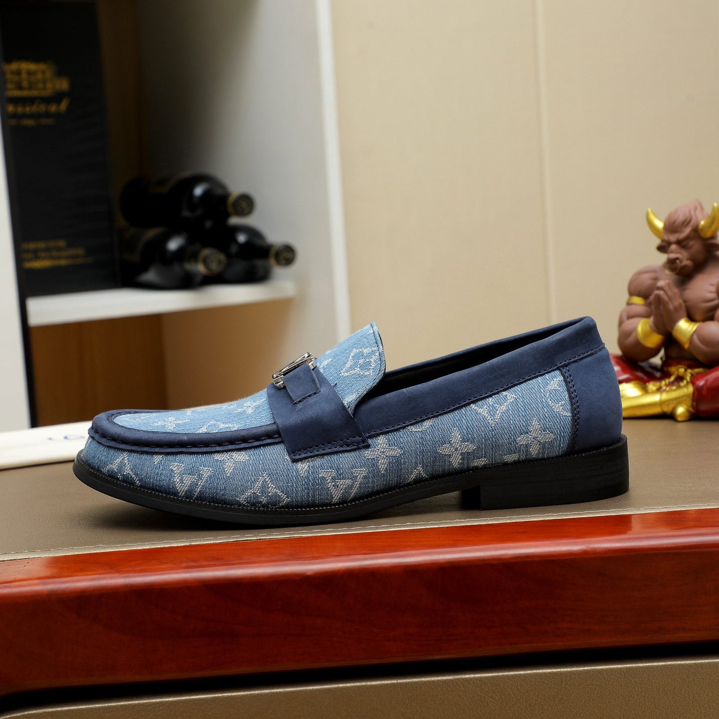 LV Major Loafer 1824102218