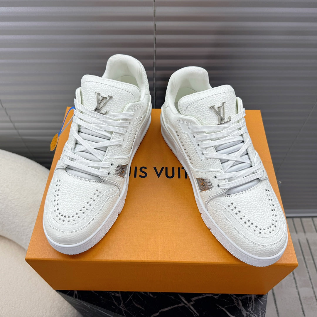 LV Trainer Sneaker 1824120913