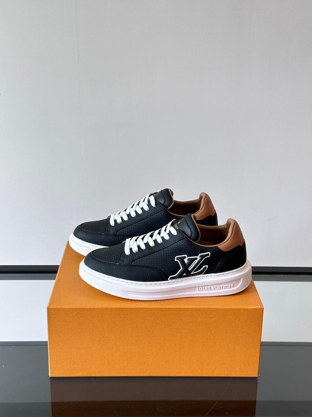 LV  Beverly Hills Breathable Sneaker 1825052107