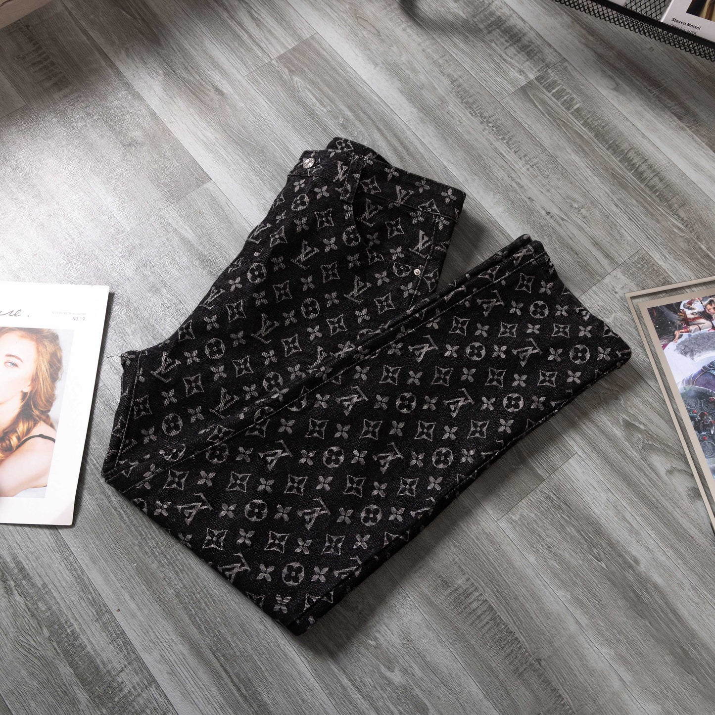 LV Little Red Man embroidered jeans 1825051401