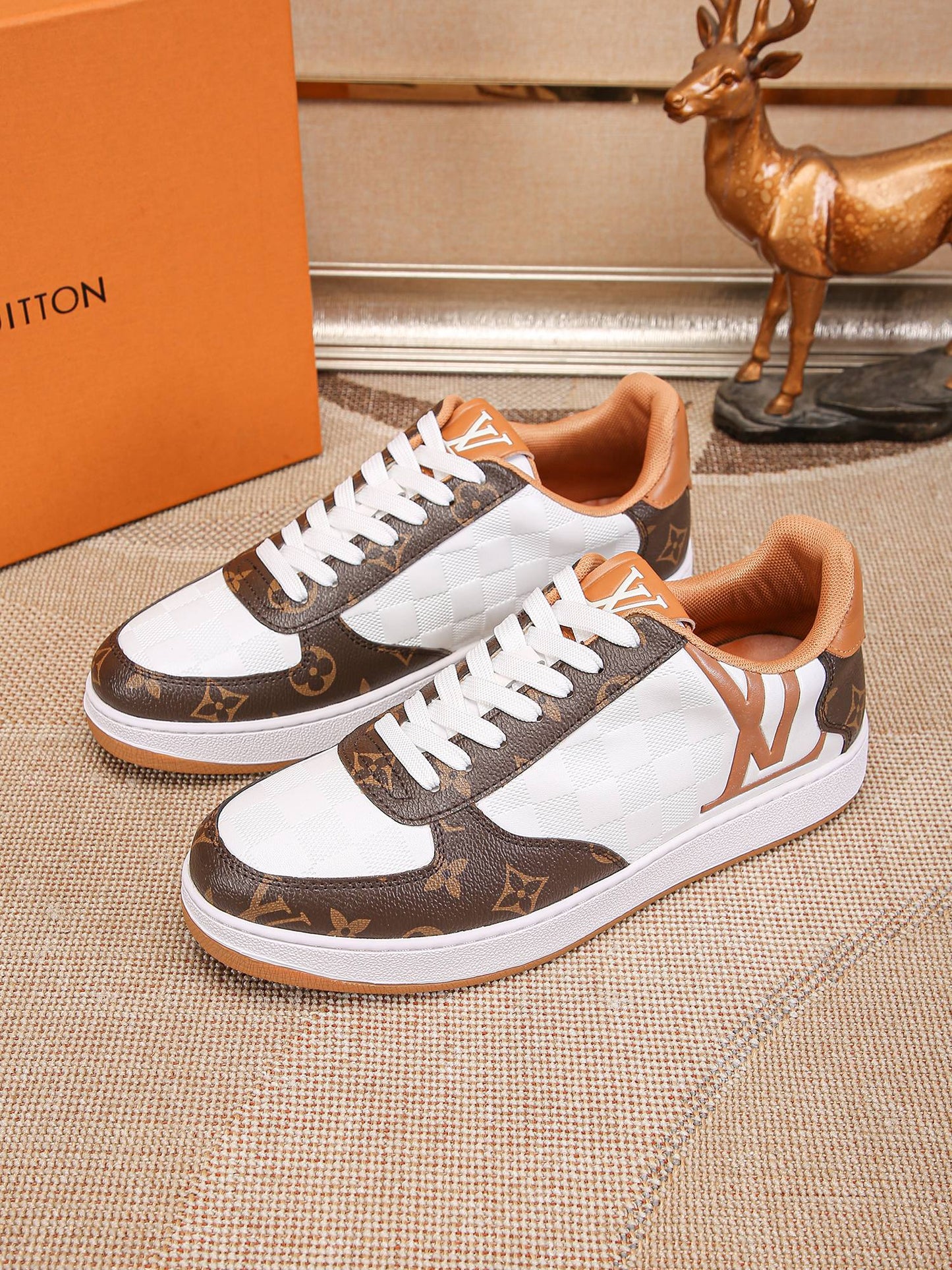 LV sneaker 1825052103