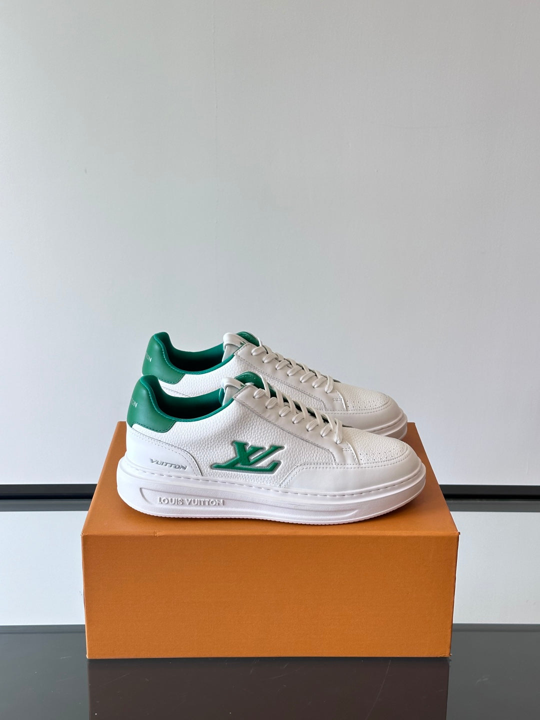 LV  Beverly Hills Sneaker 1825052108