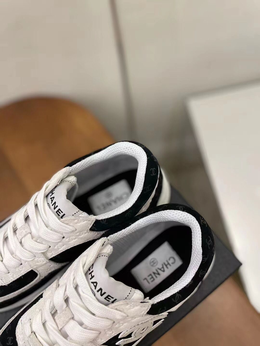 Black And White Panda Embossed Sneakers 0123121301