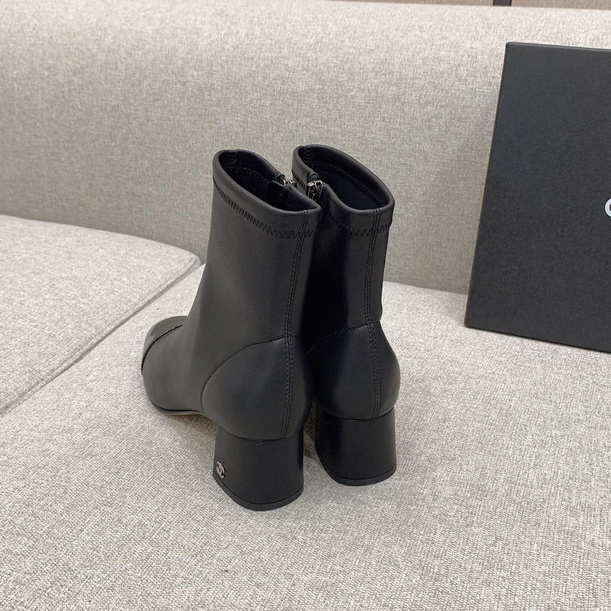 Classic chunky heel ankle boots XC1823090202