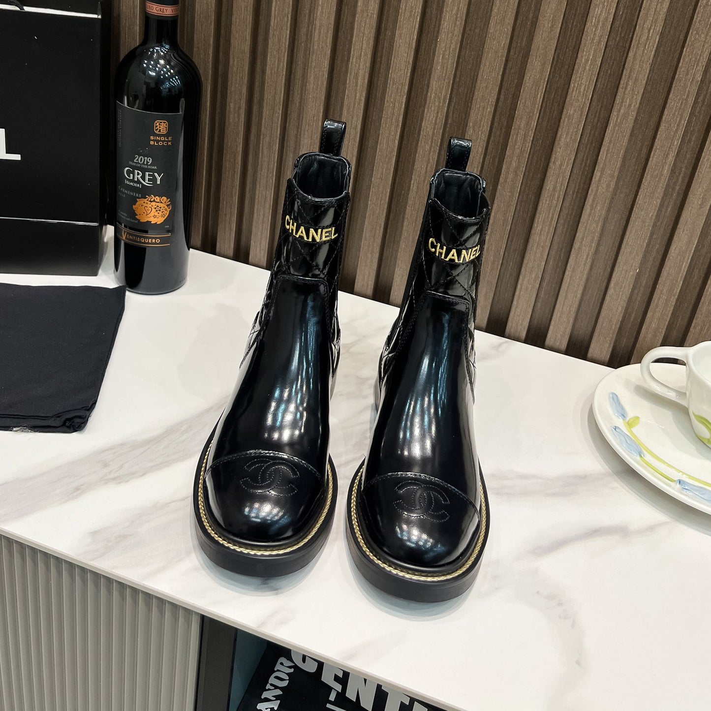 23 New fashion booties XC1823081603