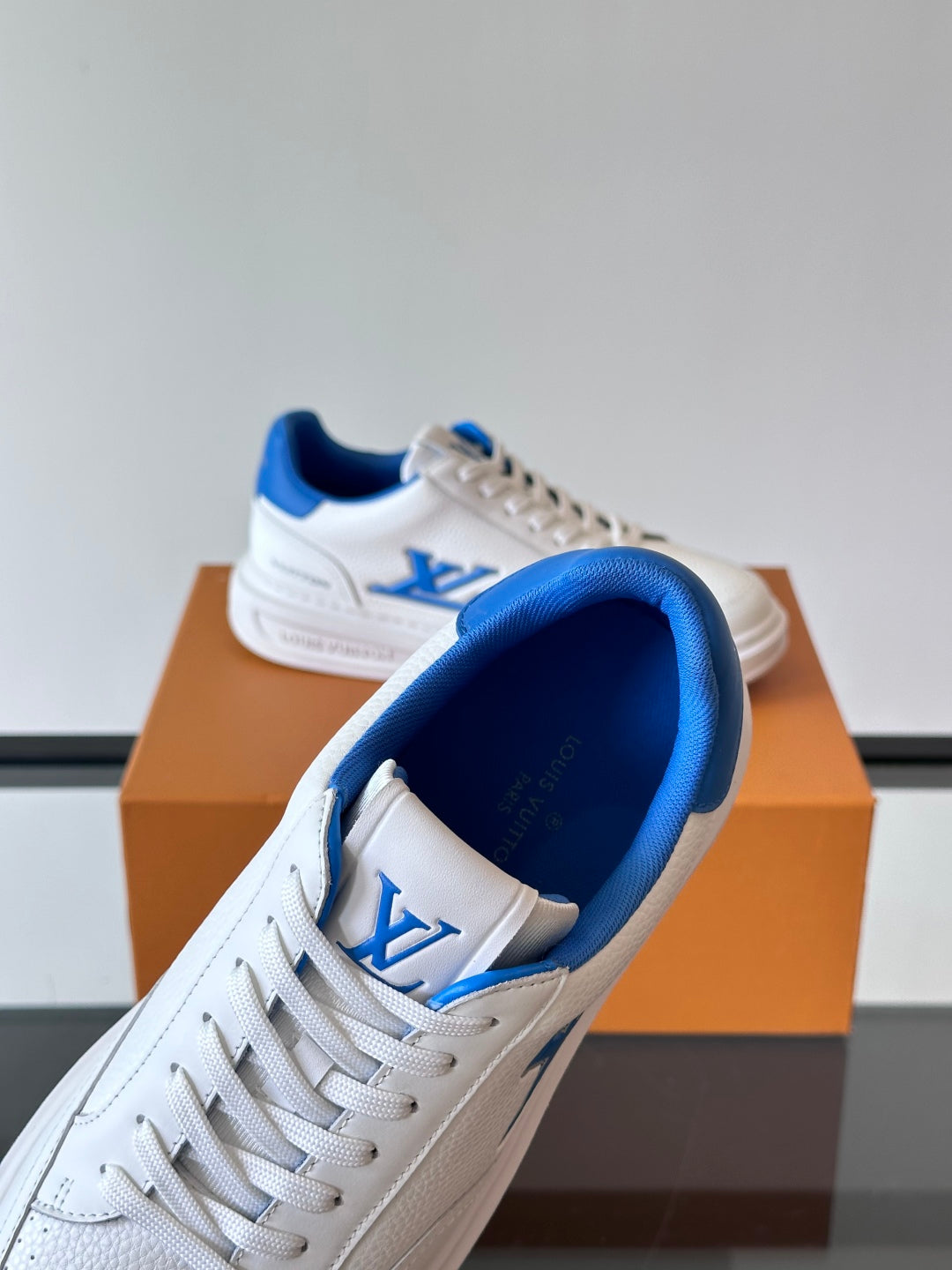 LV  Beverly Hills Sneaker 1825052108