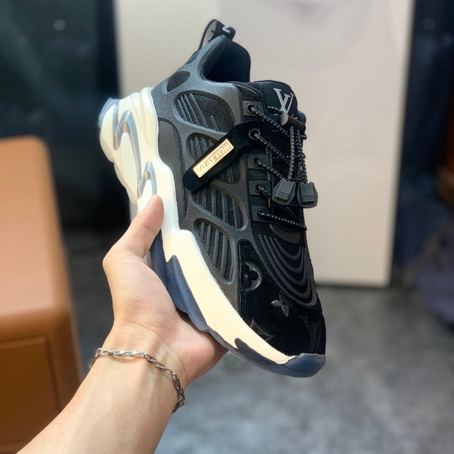 Black casual fashion men's and women's thick-soled sneakers