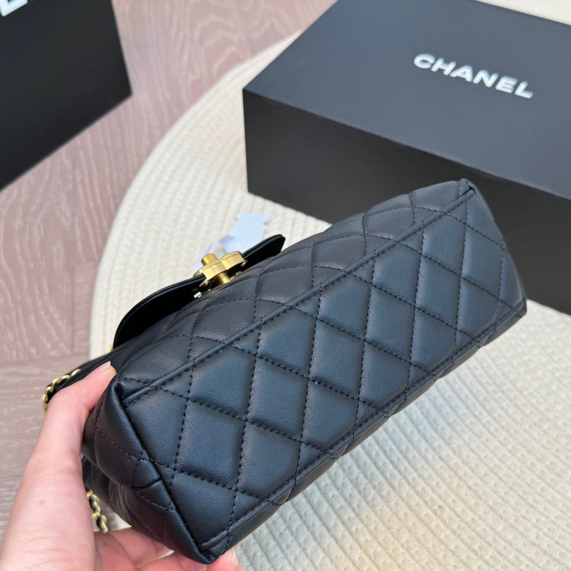 CNL Chain Handbag 1824061113