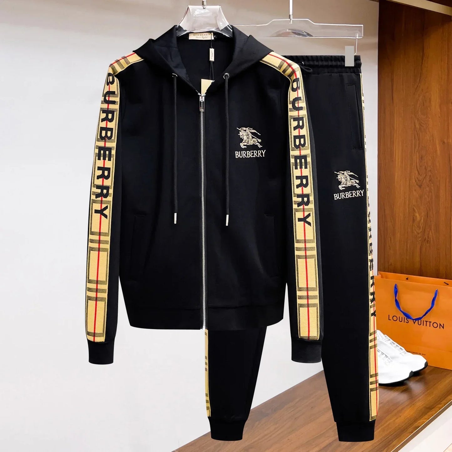 Fashion New Sports Set 1024111218