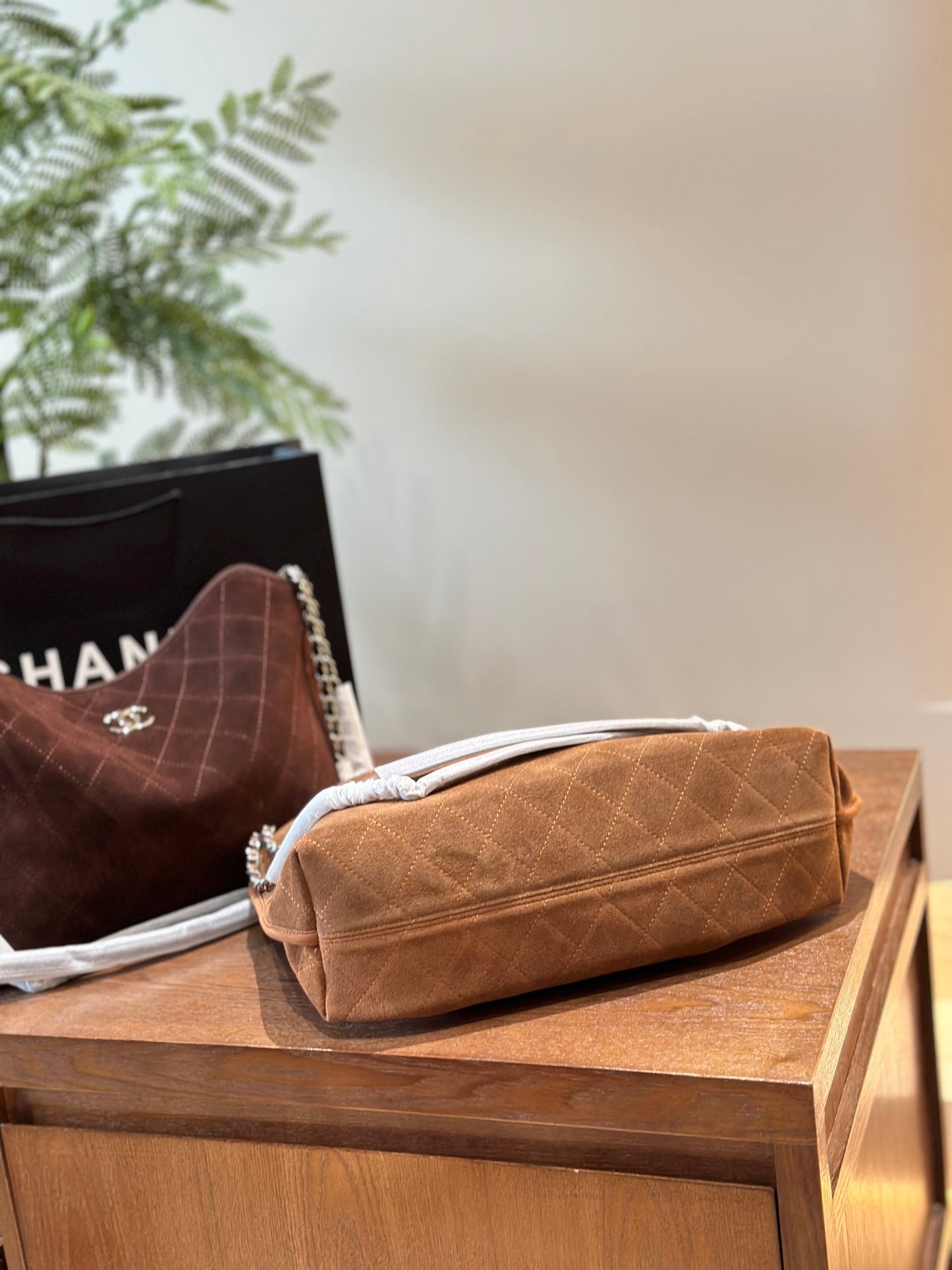 CNL VINT AGE HOBO 1825042907