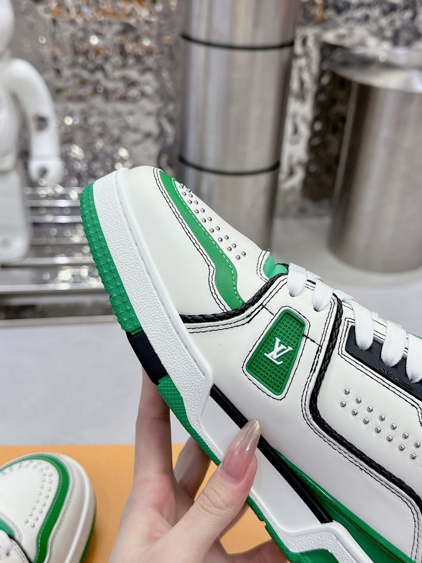 LV Trainer Sneaker 1825041702