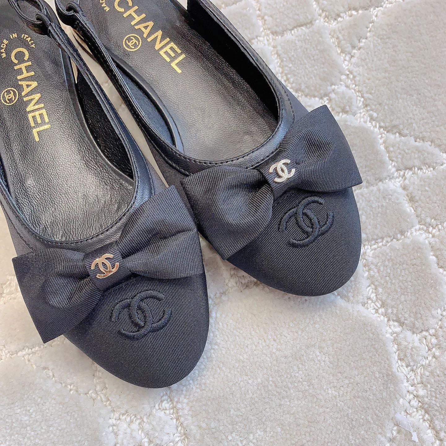 The latest catwalk style bow half package flat sandals 1824041601