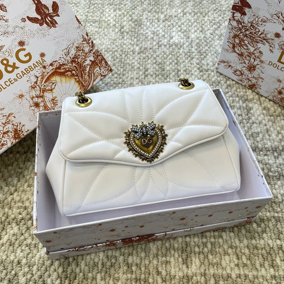 Classic and fashionable versatile crossbody bag 1024011004