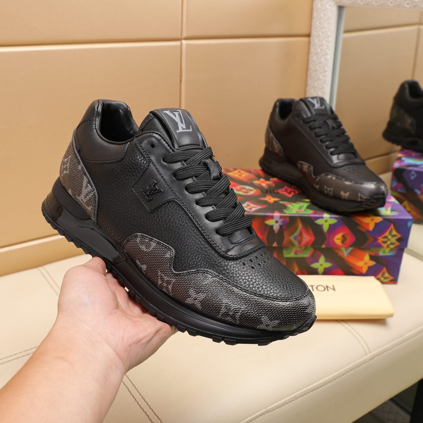 LV RUN AWAY sneaker 1825052111