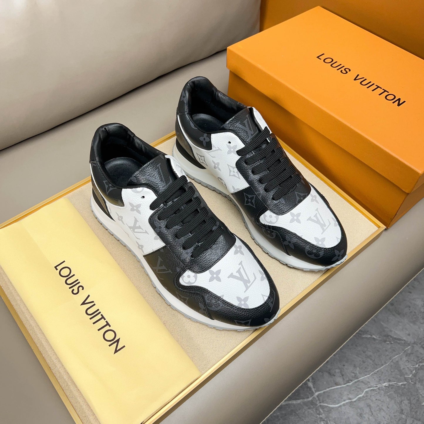 LV sneaker 1825052220
