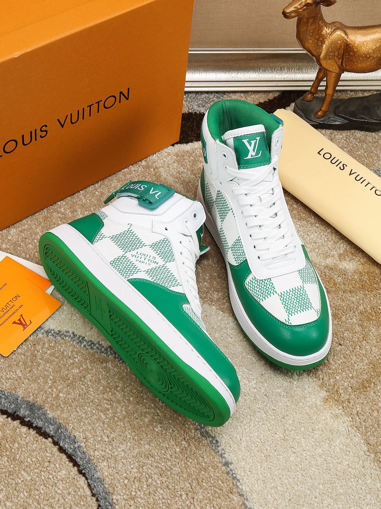 LV High-top sneaker 1825052106