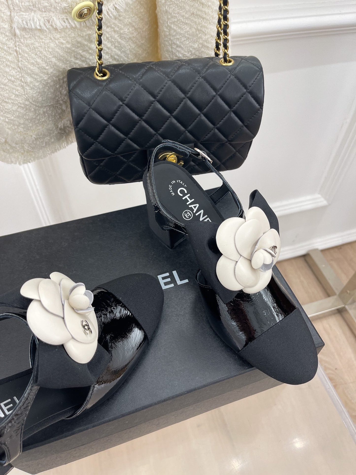 Fashion Versatile Camellia Thick Heels High Heels 1023120404