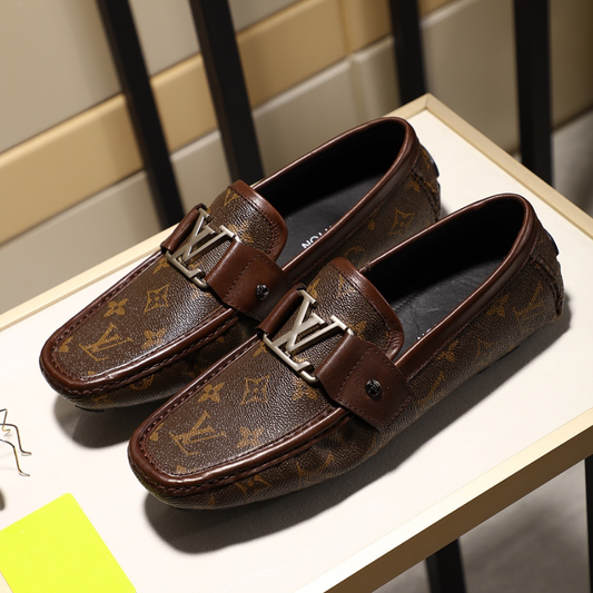 V Logo Fashion Leather Shoes