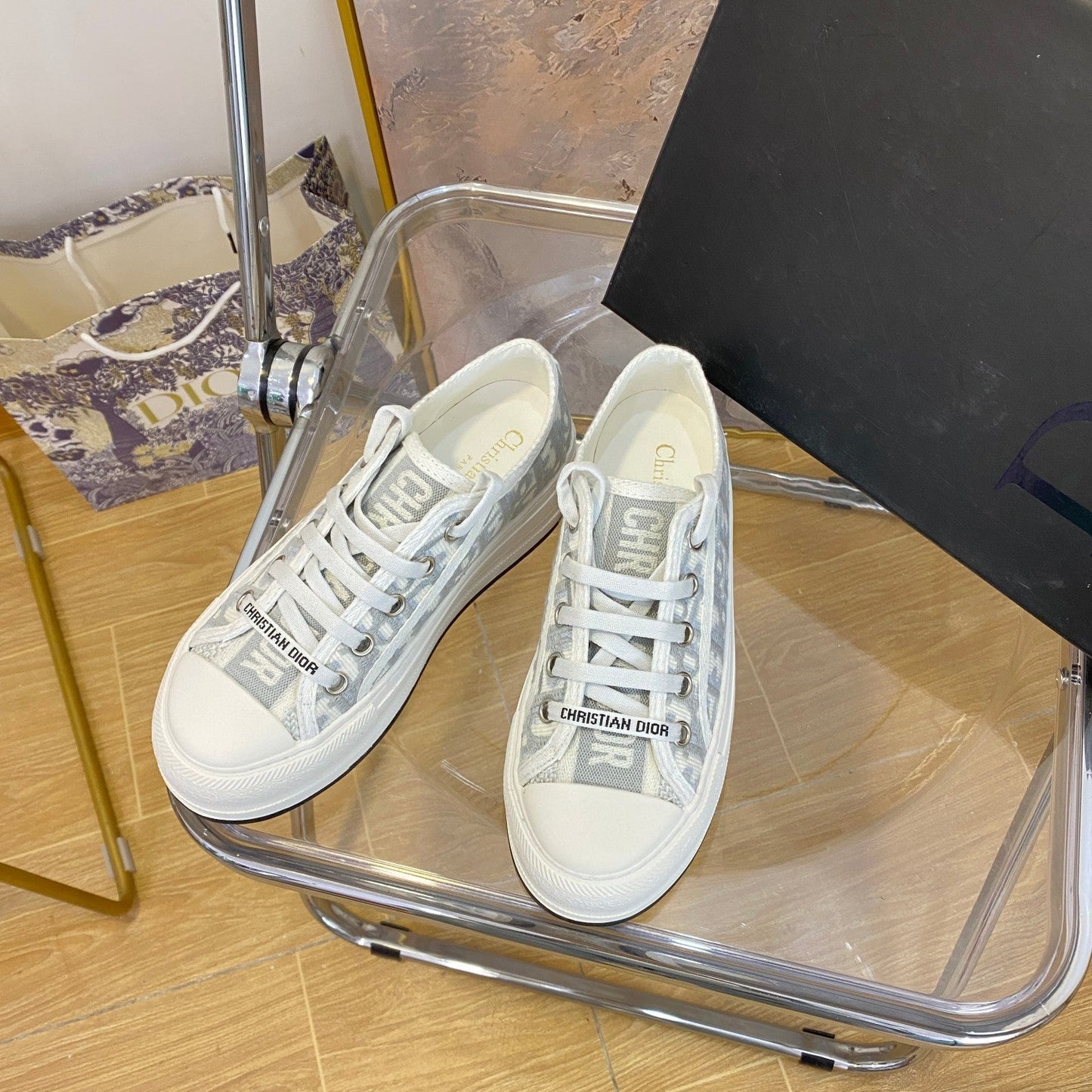 Low Top Classic Shoes XC0123072802