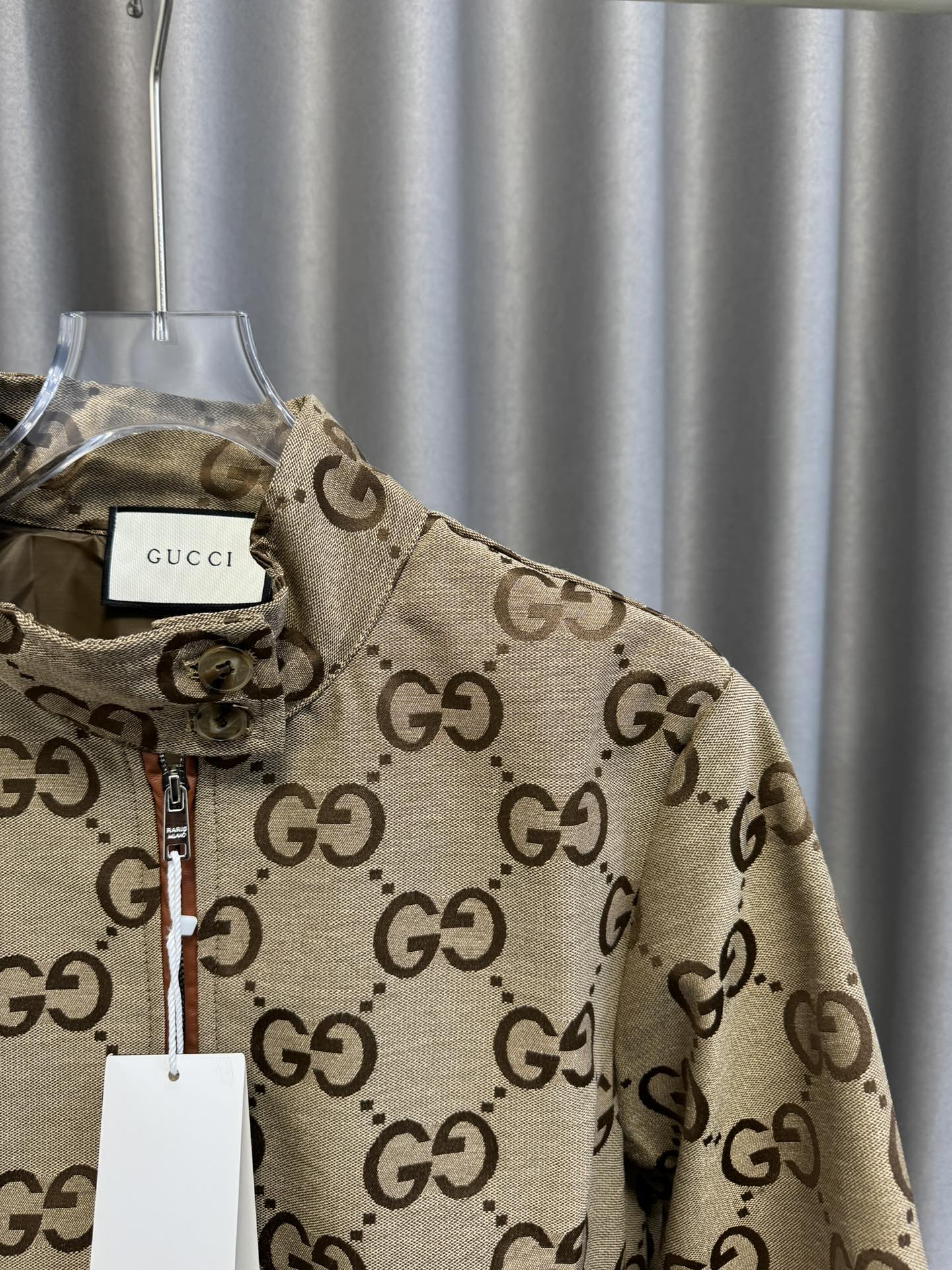 Casual brown letter-printed coat fashion collar zipper design