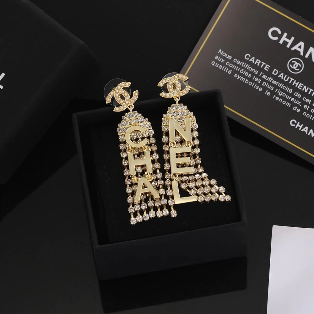 New classic fashion versatile earrings 1024020202