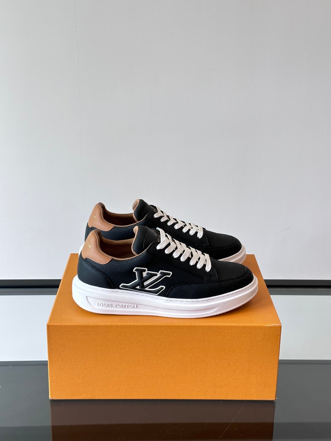 LV  Beverly Hills Breathable Sneaker 1825052107