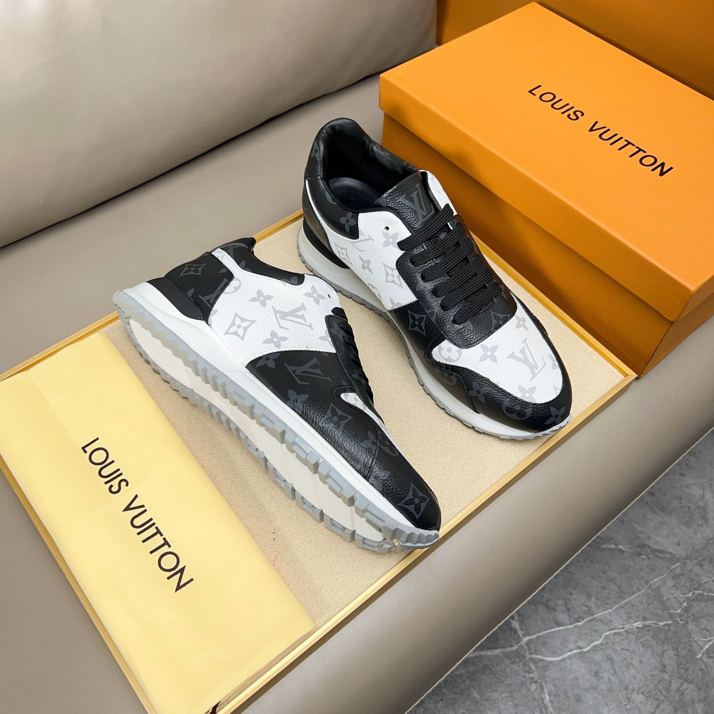 LV sneaker 1825052220