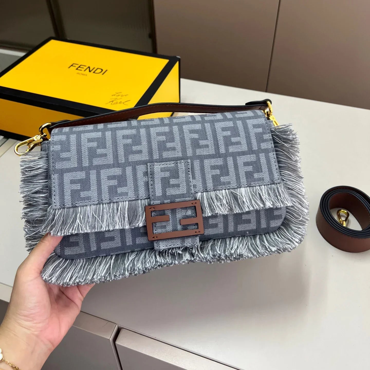 FD Tassel Baguette 1025070407