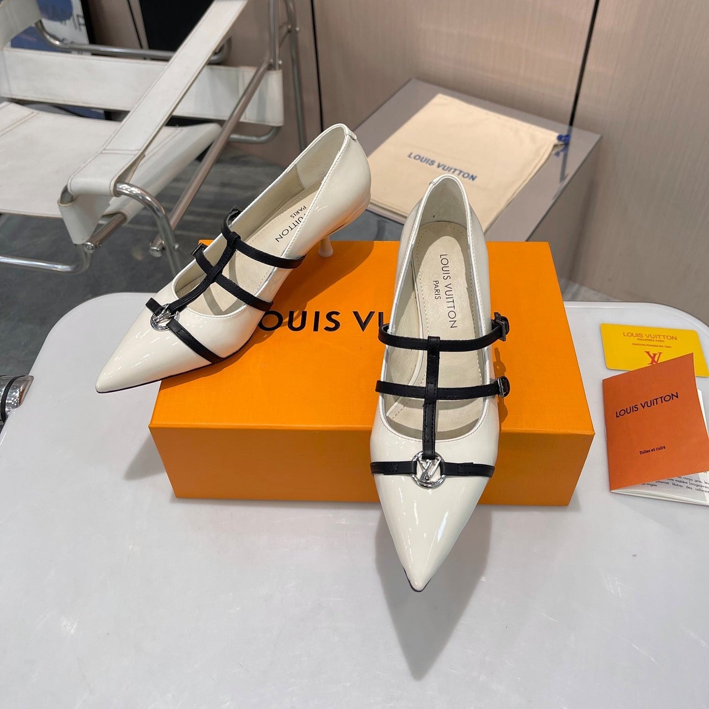 LV Pointed Pumps 1824120906