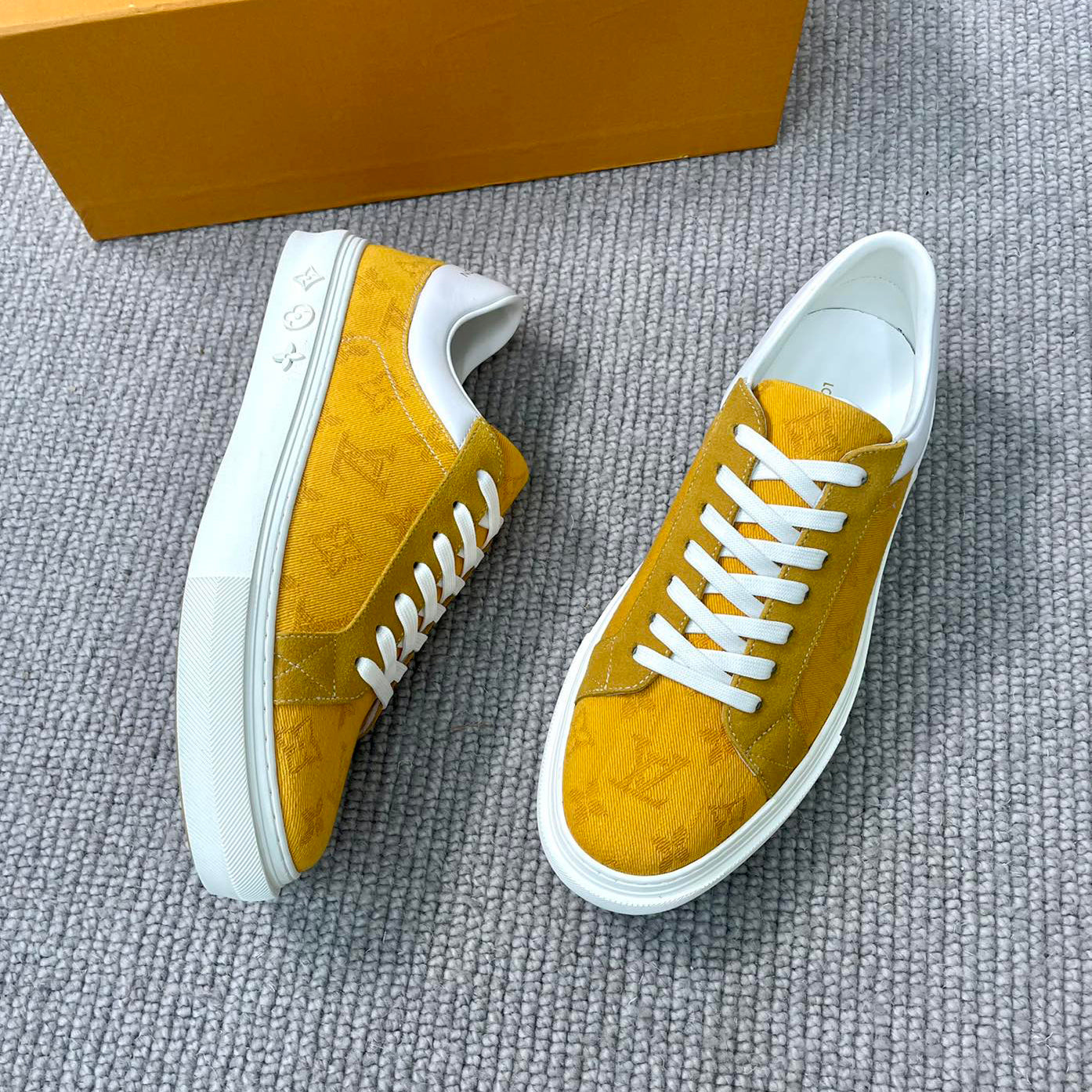 L fashionable casual sneakers 1824070203