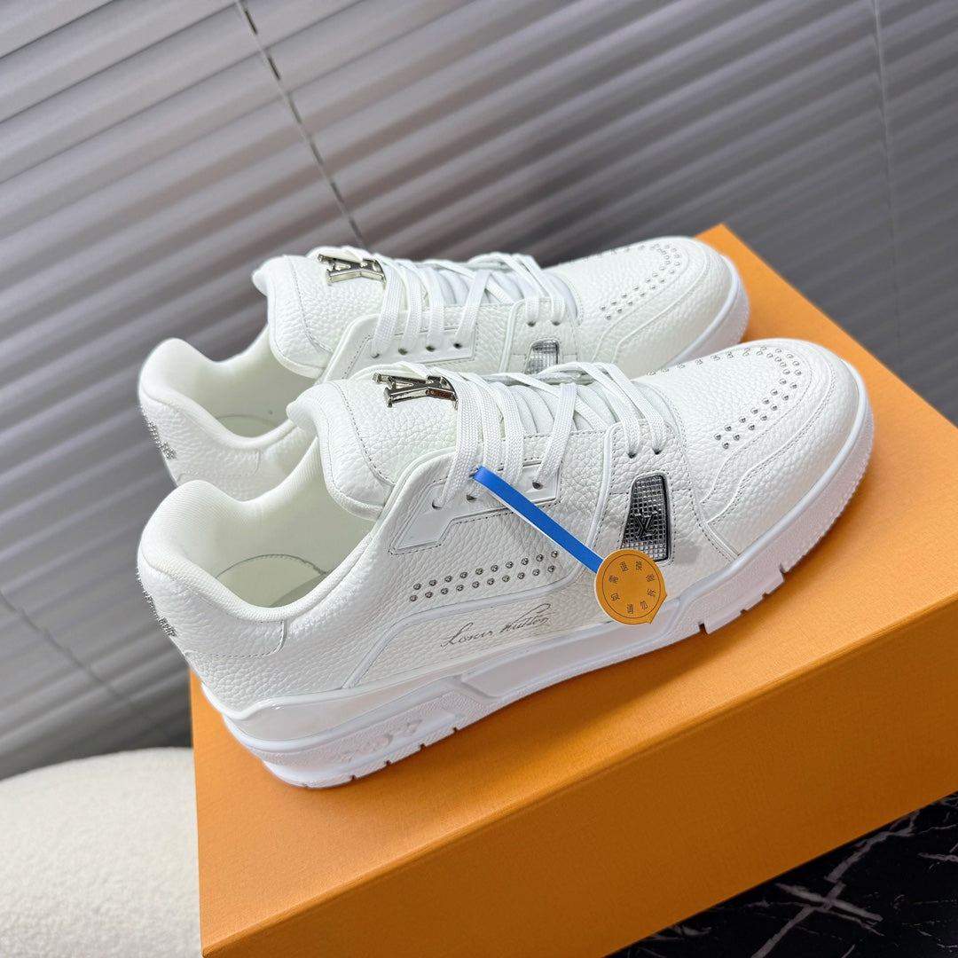 LV Trainer Sneaker 1824120913