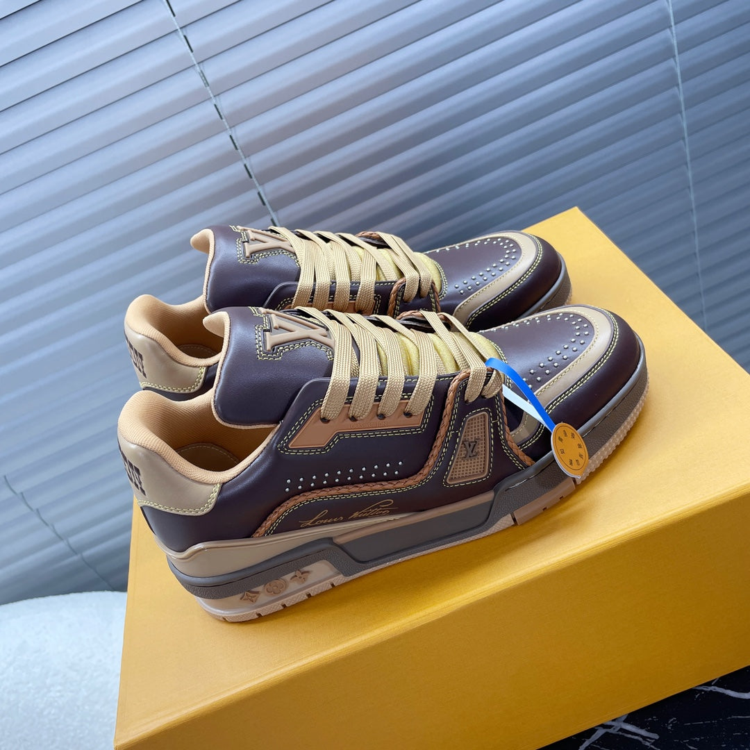 LV Trainer Sneaker 1824120913