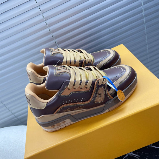 LV Trainer Sneaker 1824120913