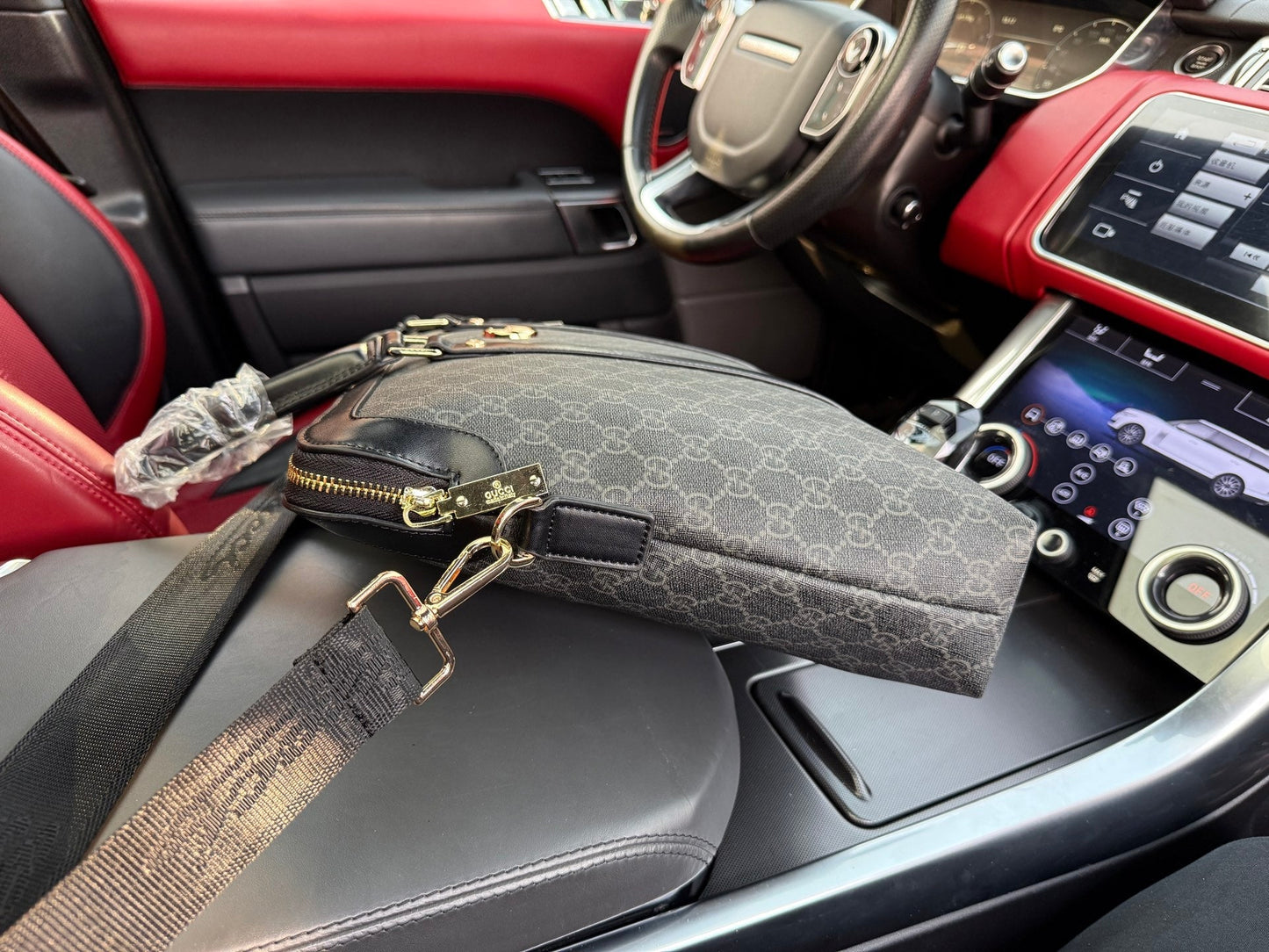 GG briefcase 1825040109