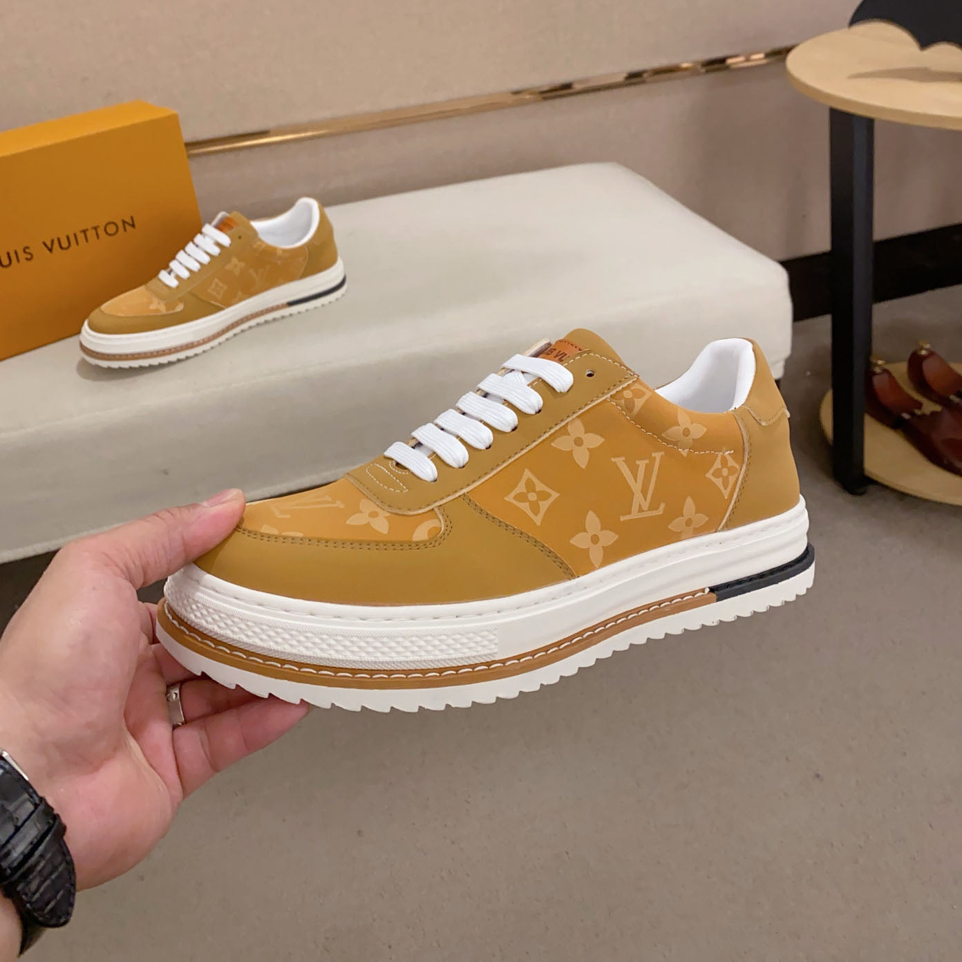 LV Sneaker 1825030301