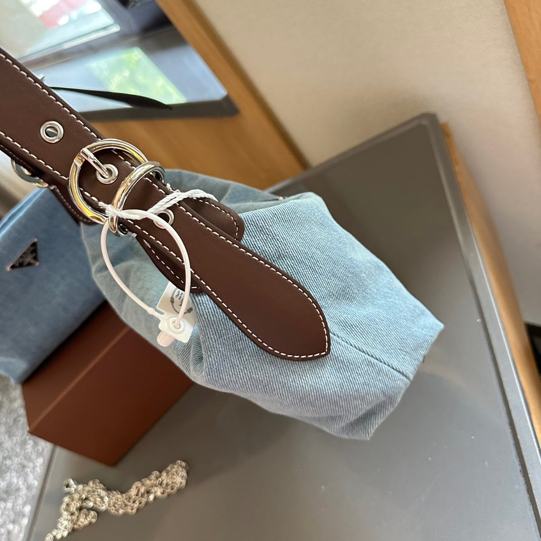 Classic underarm denim bag 1824050302