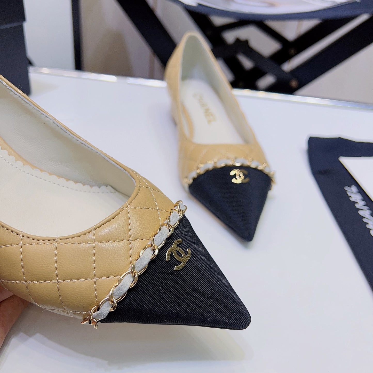 Pointed rhombus chain small high-heeled shoes XC16062302