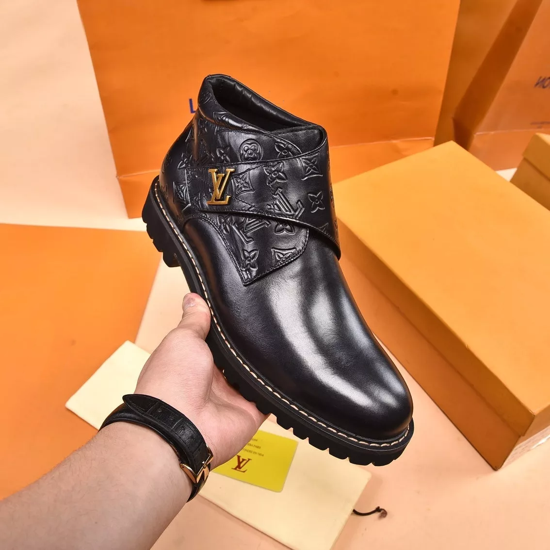 Black V Classic Logo Fashion Boots