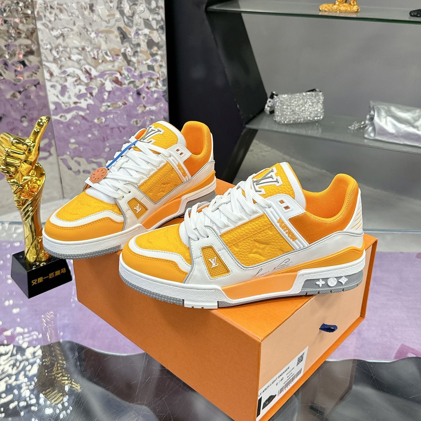 LV Trainer Sneaker 1824120914