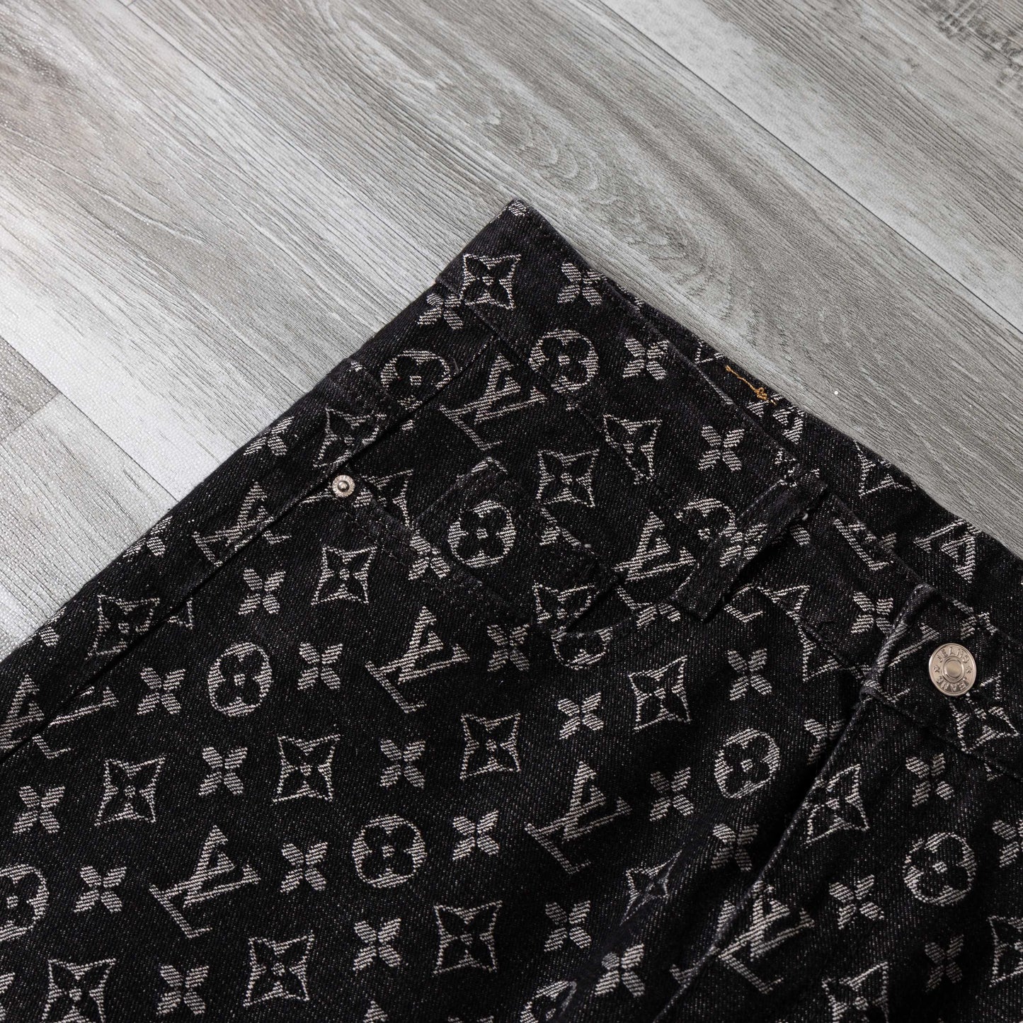 LV Little Red Man embroidered jeans 1825051401