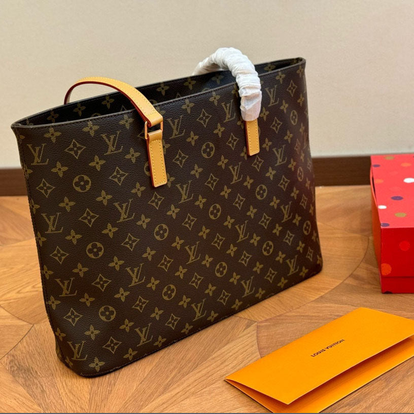 L New Large Capacity Shoulder Bag XC24092316