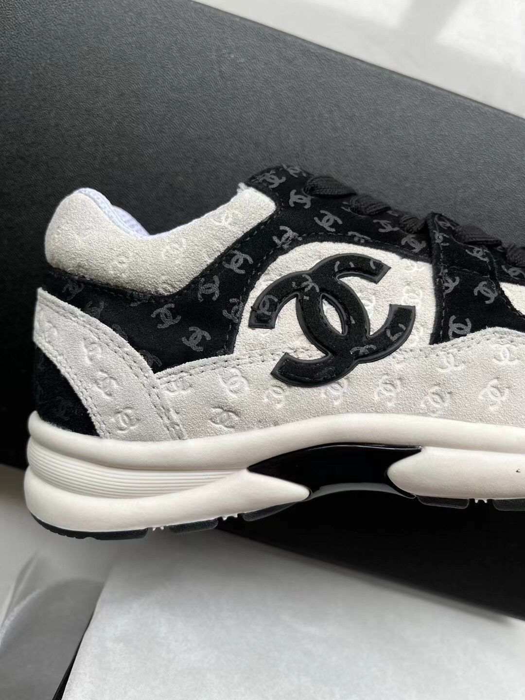 Black And White Panda Embossed Sneakers 0123121301