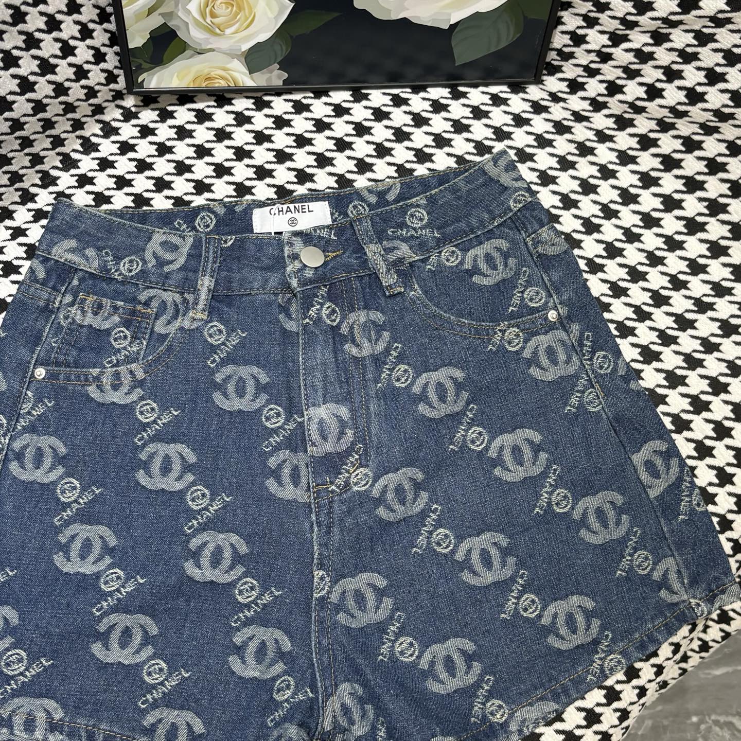 CH Denim shorts 1825031402